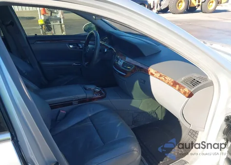 2008 Mercedes-Benz S 550 4Matic z USA, uszkodzony, nr VIN WDDNG86X98A190123